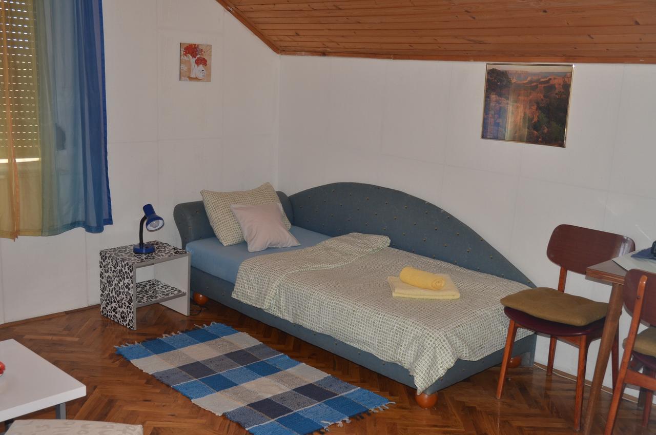 Rooms Mila Rezovac Exterior photo